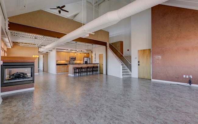 Building Photo - 201 E Las Animas St