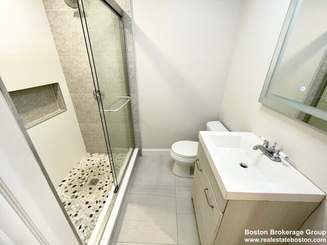 Foto del edificio - 108 Buttonwood St