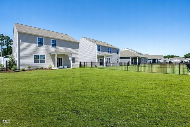 Building Photo - 1121 Duet Dr
