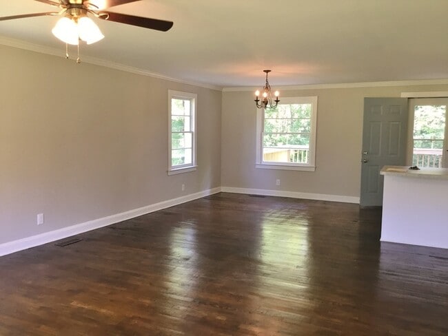 Building Photo - 8674 Catawba Cove Dr