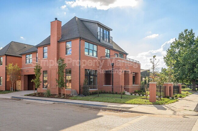 Building Photo - 1500 NW 16th St