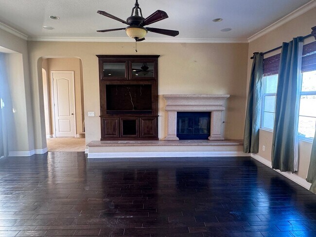 Building Photo - Spacious remodeled 5 bedroom home in Big Sky