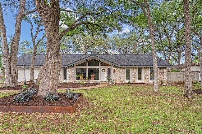 Foto del edificio - 9503 Castlewood Dr