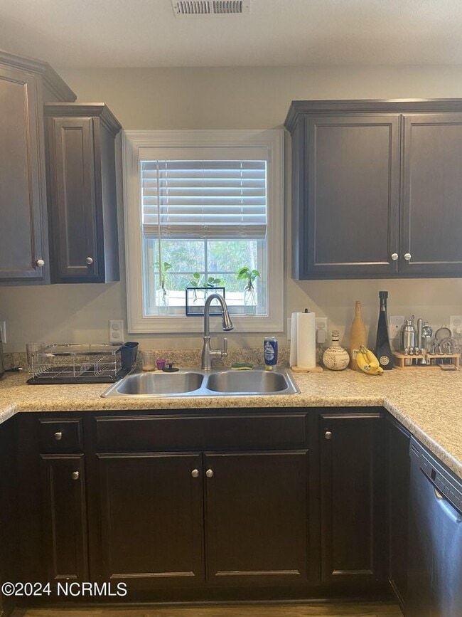 Foto del edificio - Beautiful 3 Bedroom, 2.5 Bath Home - 107 G...