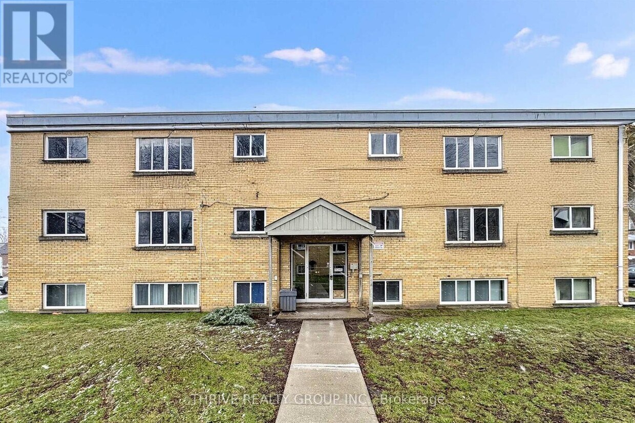 Photo principale - 63-63 Wellington Rd