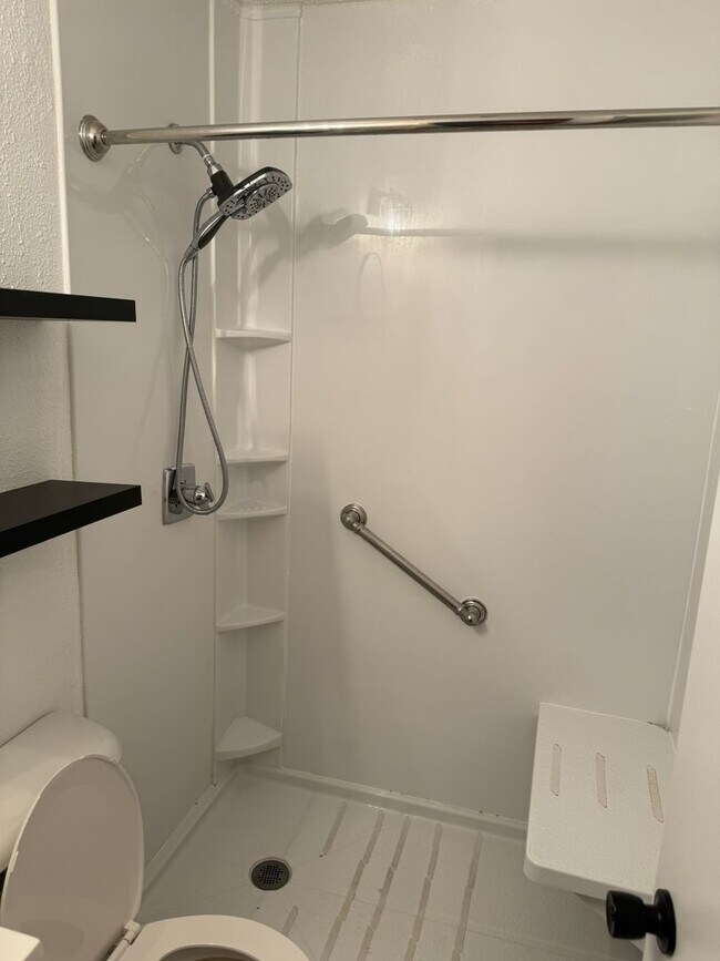 Foto del edificio - 3 Bedroom 1 Bathroom single family home
