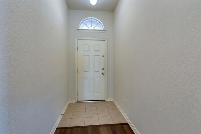Building Photo - 313 Brasher Ln