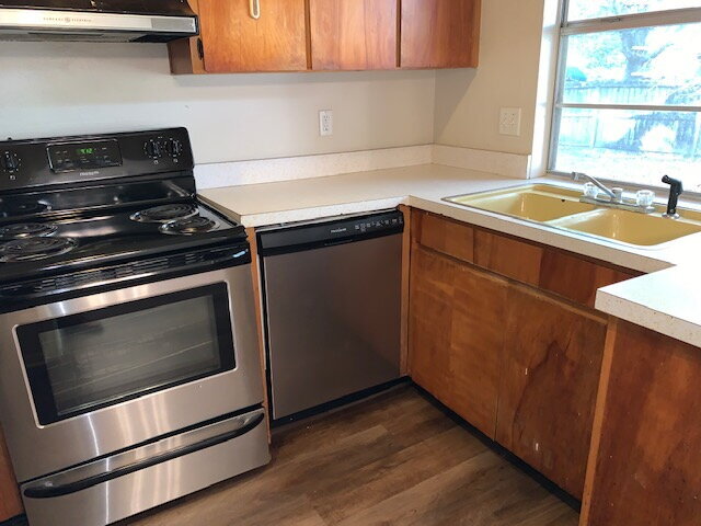 Foto principal - "Charming 3-Bedroom home with 2 Full Baths...
