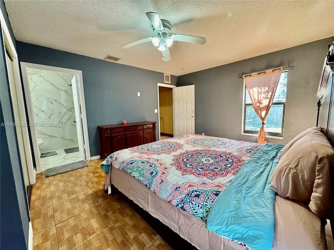 Foto del edificio - 6032 SW 38th St