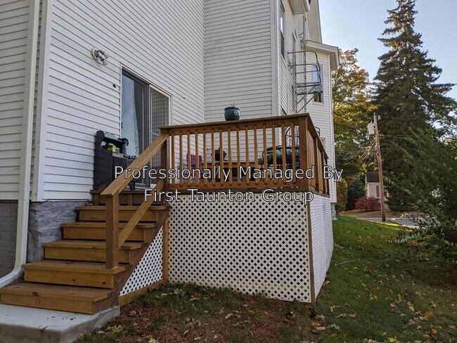 Foto del edificio - 16 Clinton St