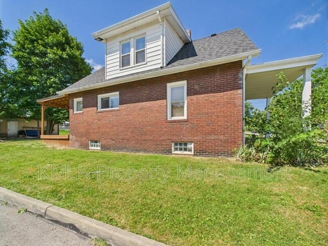 Building Photo - 446 Brandon Ave