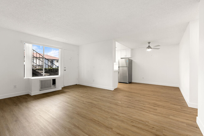 Building Photo - Terre at Canyon