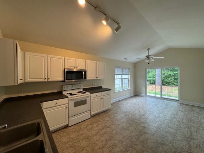 Building Photo - Home in Plantation Pointe