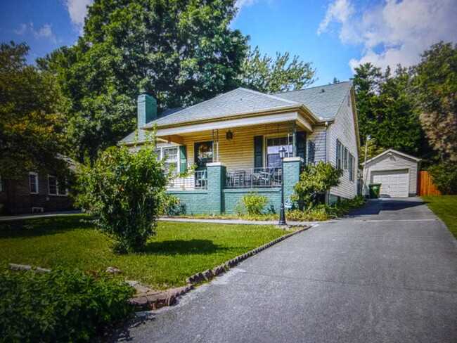 Foto del edificio - 311 Waller Ave