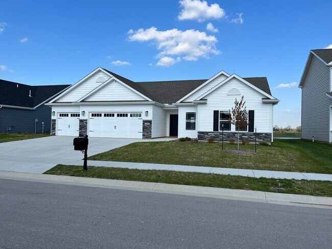 Foto del edificio - NEWLY CONSTRUCTED…..3 Bedroom 2 bath