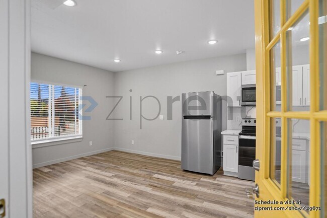 Building Photo - 3216 California St