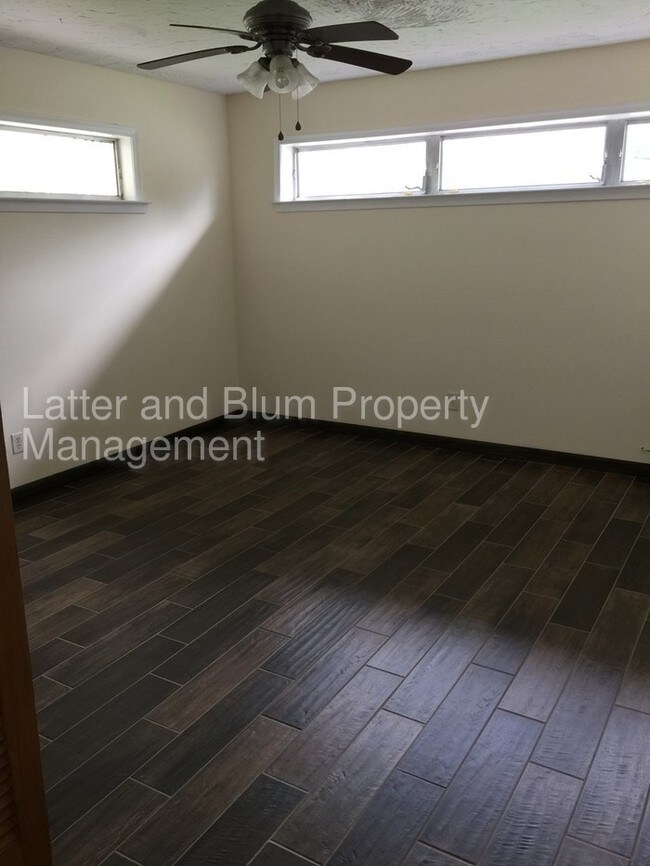 Foto del edificio - 1501 Poinsettia Dr