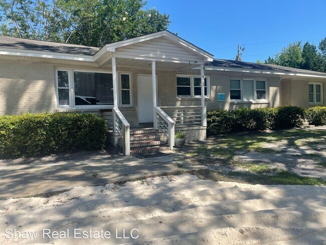 Foto del edificio - 3 br, 2 bath House - 4922 Old Meares Rd.