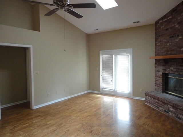Foto del edificio - 7641 Blackthorn Ct
