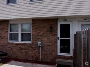 Building Photo - 4630 Cox Dr
