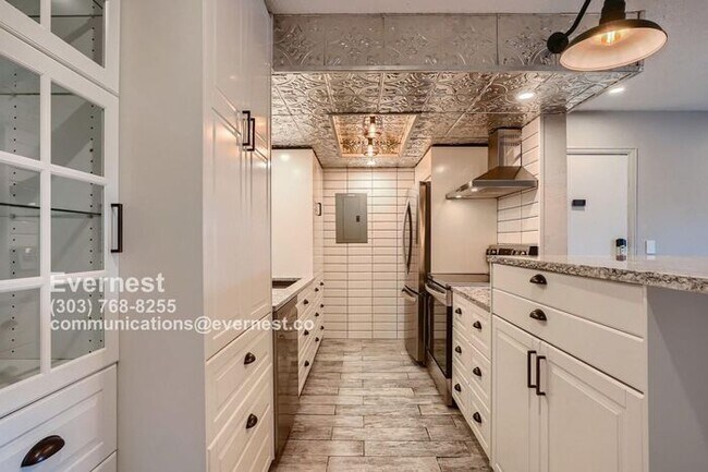 Building Photo - Stylish One-Bedroom Condo in Prime Denver ...