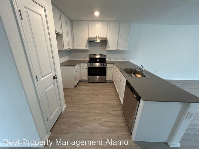Building Photo - 4 br, 2 bath House - 14518 Payton Flats