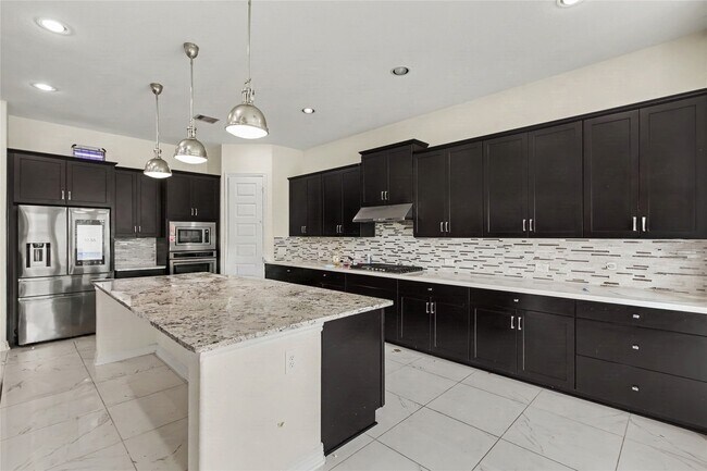 Building Photo - 10467 Lake Palmetto Dr