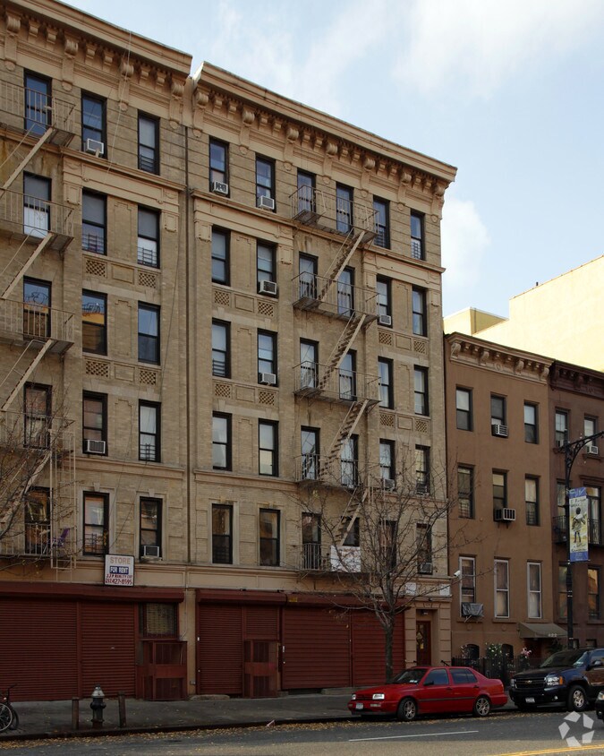 Building Photo - 424 E 116th St