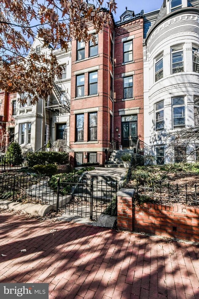 Building Photo - 1338 Vermont Ave NW