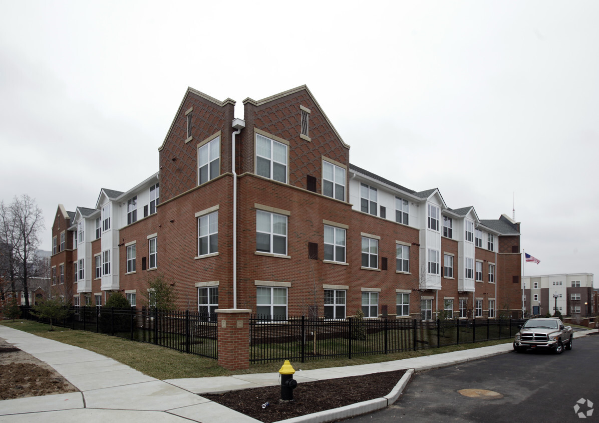 Foto principal - Senior Living at Cambridge Heights Apartments