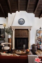 Building Photo - 1471 Havenhurst Dr