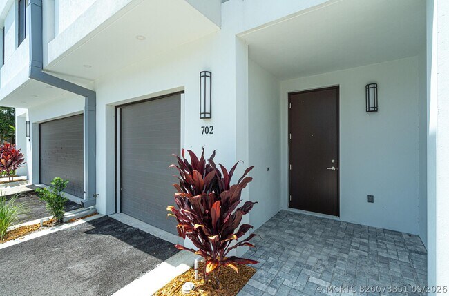 Building Photo - 702 Cypress Grove Dr