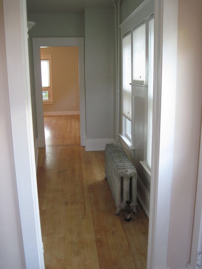 Foto del edificio - 225 W Loucks St
