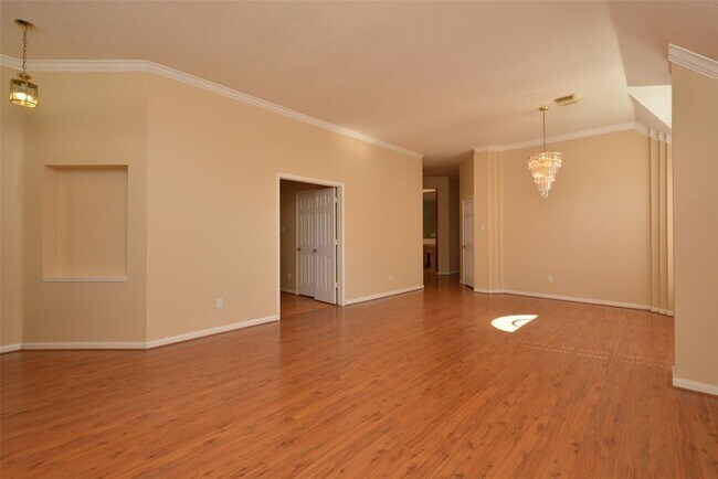 Building Photo - 16902 Valley Palms Dr