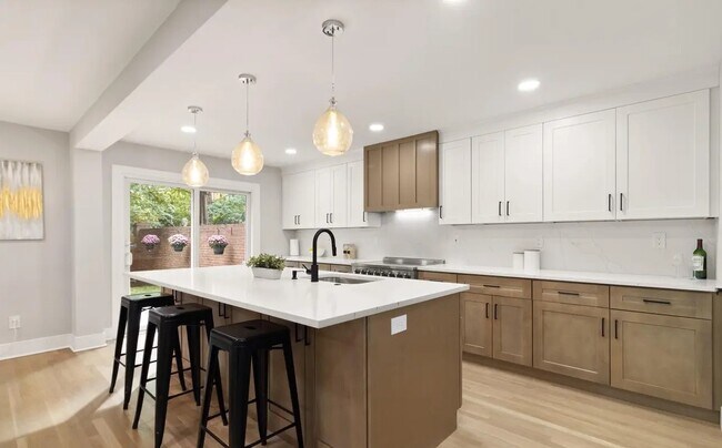 Building Photo - 3920-3912 12th St S