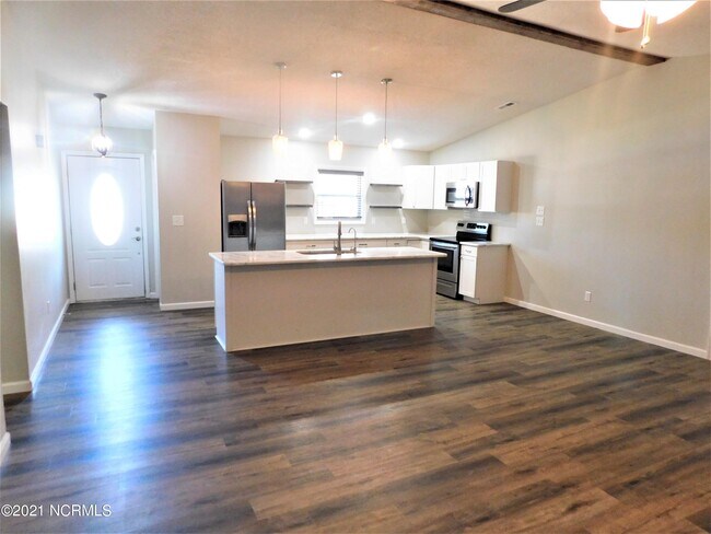 Building Photo - 110 Woodside Ct