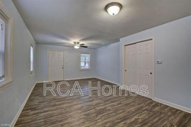 Foto del edificio - 829 S State Ave