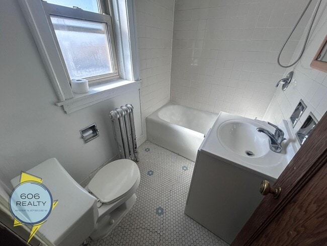 Foto del edificio - 3154 N Linder Ave