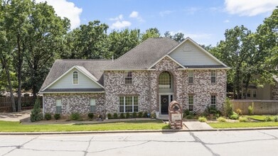 Building Photo - 1220 Renaissance Dr