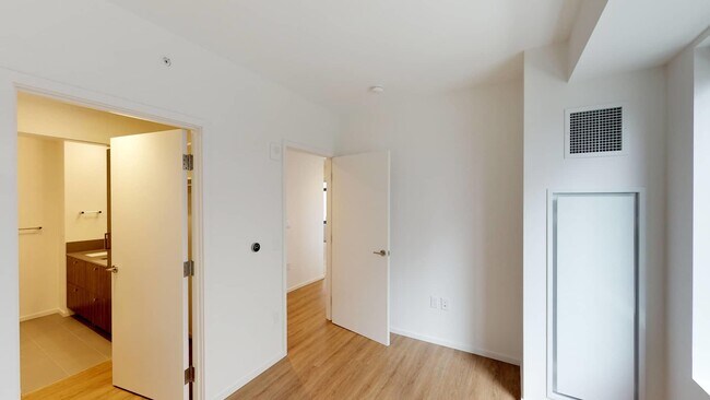 Building Photo - 347 Harrison Ave