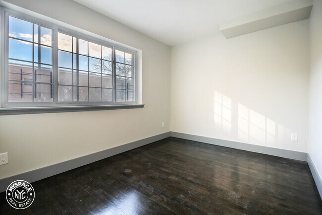 Building Photo - 153 M.L.K. Jr Pl