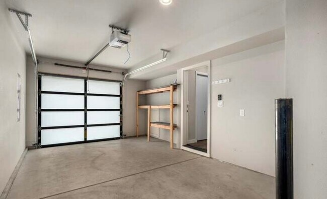 Foto del edificio - 5946 NE 42nd Ave