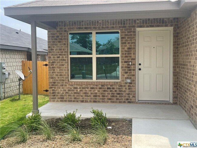 Building Photo - 2408 Duntov Dr
