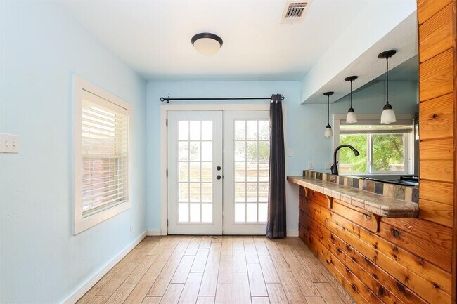 Foto del edificio - 2717 Parker Ln