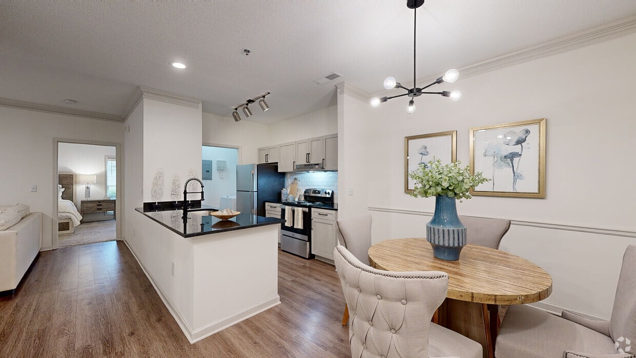 Photo - Highland Square Apartments