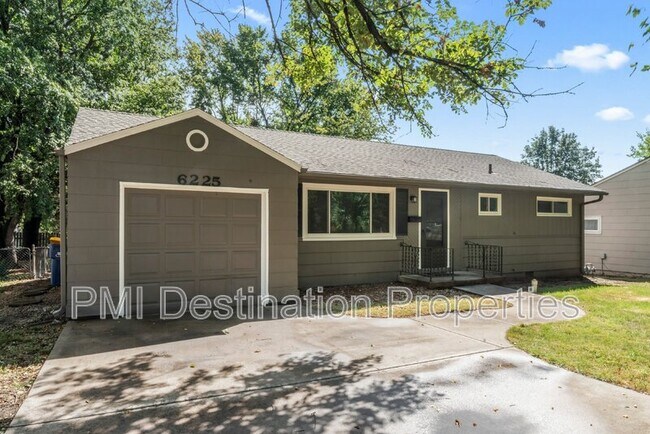 Foto del edificio - 6225 Glenwood St