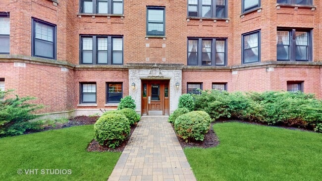 Building Photo - 1114 W Pratt Blvd