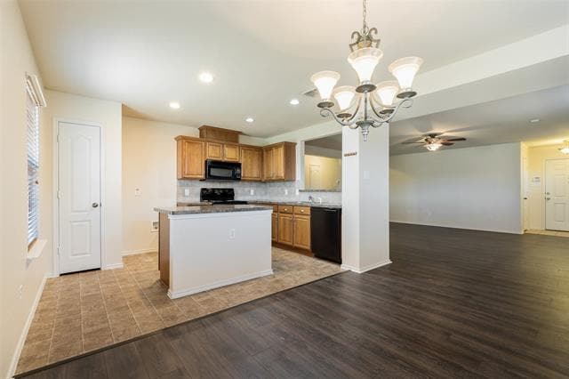 Building Photo - 3917 Mantis St