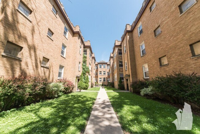Foto del edificio - 5061 N Damen Ave