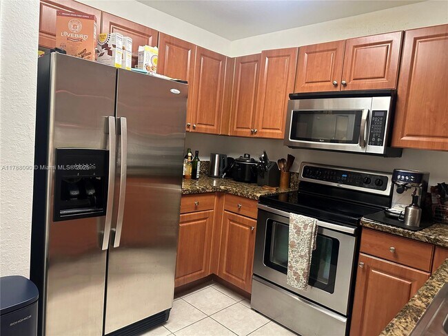 Foto del edificio - 11002 NW 83rd St